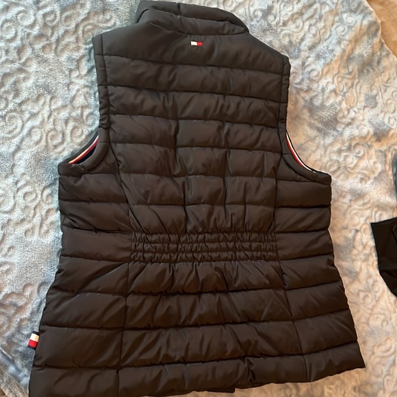 Tommy Hilfiger down vest - Picture 7 of 8